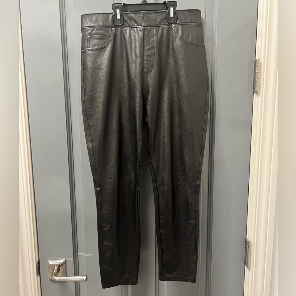 Spanx Faux Leather Cropped Leggings